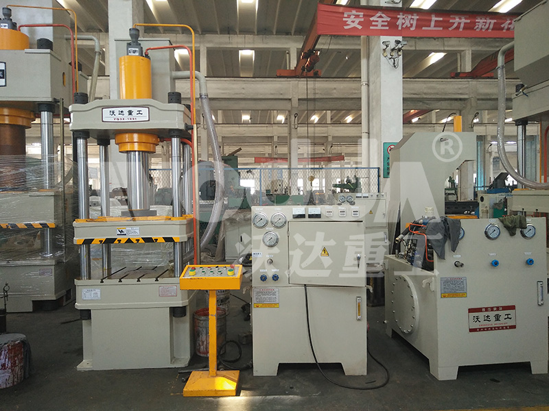 四柱(zhù)液壓機 四柱液壓機