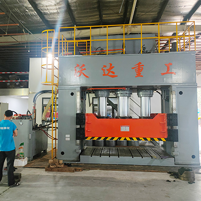 1000噸框架式(shì)薄(báo)闆拉(lā)伸液(yè)壓機_1000噸框(kuàng)架液(yè)壓(yā)機
